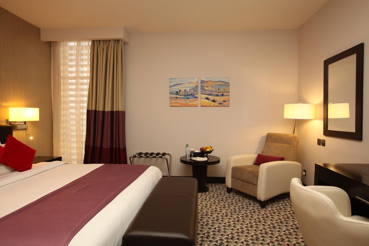 Golden Tulip Hail Exterior photo